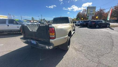 2004 Chevrolet Silverado 3500 LS