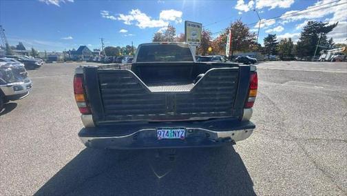 2004 Chevrolet Silverado 3500 LS