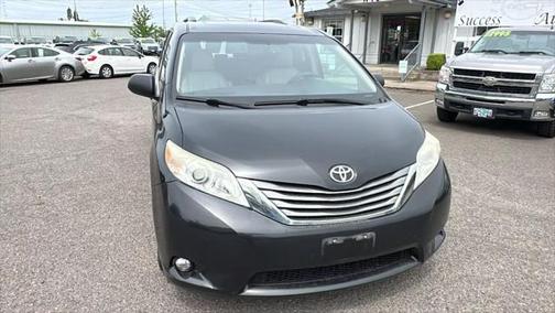 2013 Toyota Sienna XLE