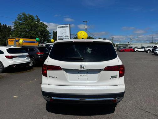 White Diamond Pearl 2016 Honda Pilot Touring