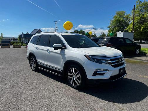 White Diamond Pearl 2016 Honda Pilot Touring