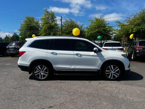 White Diamond Pearl 2016 Honda Pilot Touring