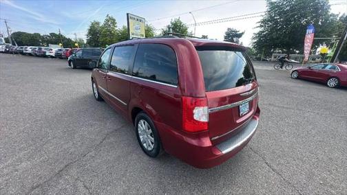 2014 Chrysler Town & Country Touring