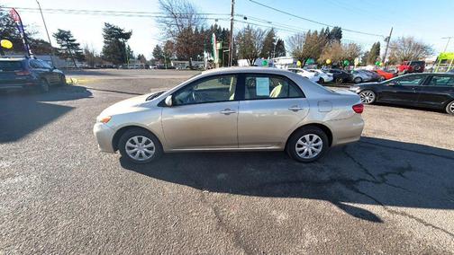 2011 Toyota Corolla LE