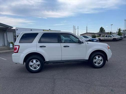 2010 Ford Escape XLS
