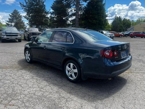 Blue 2009 Volkswagen Jetta 2.5 SE SportWagen