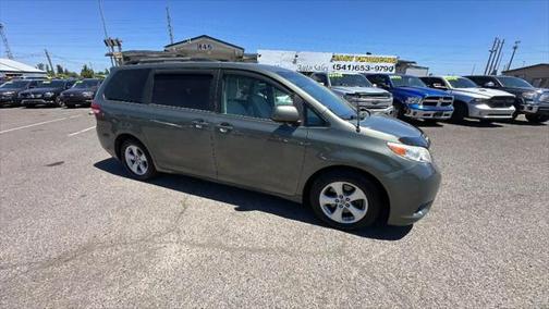2012 Toyota Sienna LE