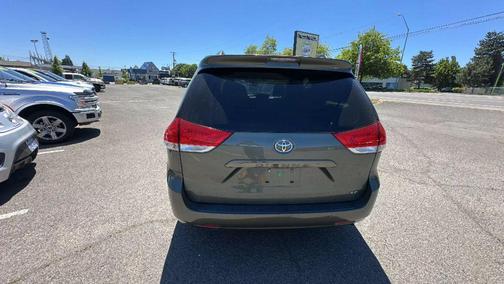 2012 Toyota Sienna LE