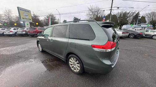 2011 Toyota Sienna LE