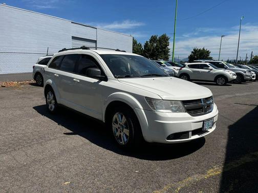 White 2009 Dodge Journey SXT