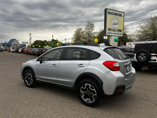 Ice Silver Metallic 2017 Subaru Crosstrek 2.0i Limited