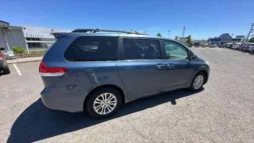 2014 Toyota Sienna XLE