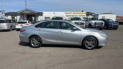2016 Toyota Camry SE