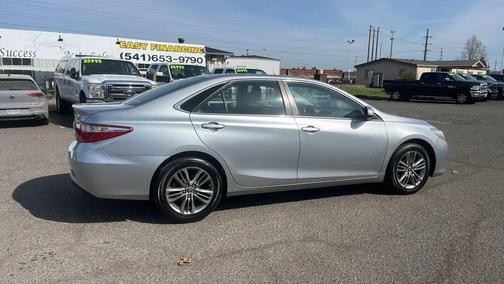 2016 Toyota Camry SE