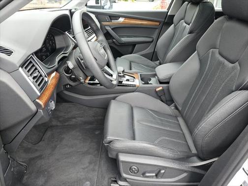 2024 Audi Q5 Premium Plus 55 TFSI e S line quattro S tronic