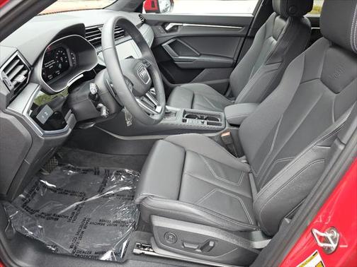 2025 Audi Q3 Premium 45 TFSI S line quattro Tiptronic