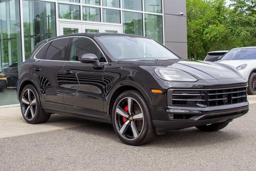 2024 Porsche Cayenne S