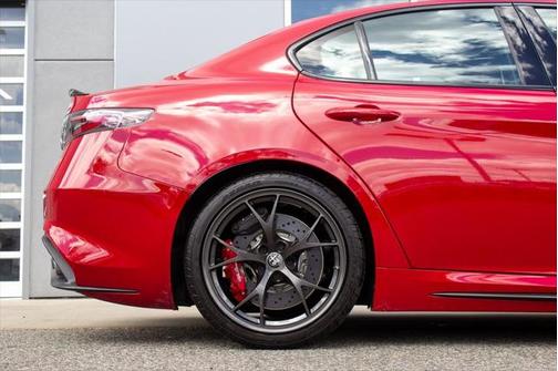 2024 Alfa Romeo Giulia Quadrifoglio