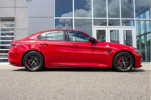 2024 Alfa Romeo Giulia Quadrifoglio