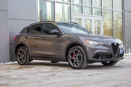 2025 Alfa Romeo Stelvio Sprint AWD