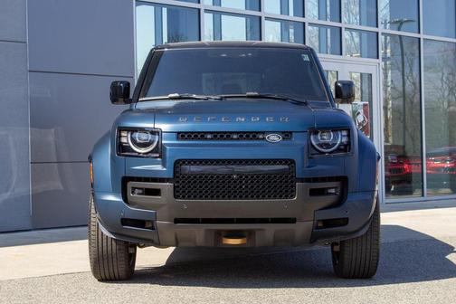 2026 Land Rover Defender 110 V8