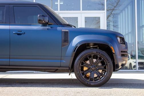 2026 Land Rover Defender 110 V8