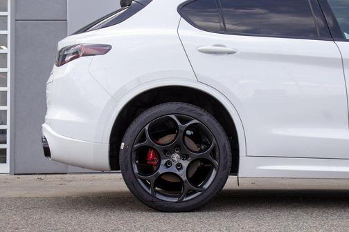 Milano White 2025 Alfa Romeo Stelvio Ti