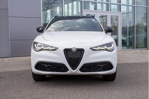 2025 Alfa Romeo Stelvio Ti