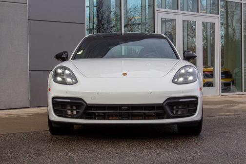2022 Porsche Panamera 4
