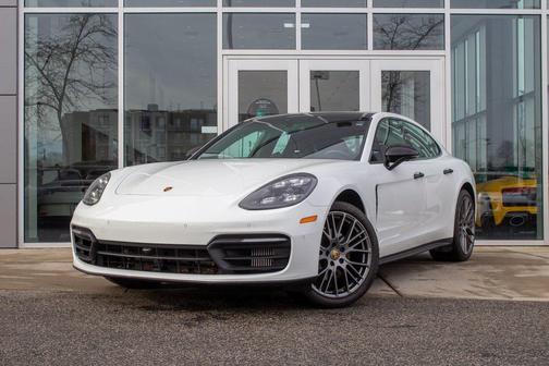 2022 Porsche Panamera 4