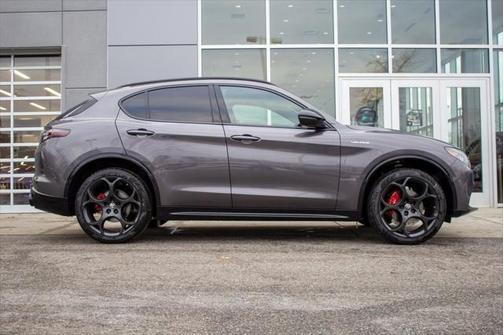 2025 Alfa Romeo Stelvio Sprint AWD