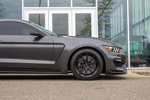 Magnetic Metallic 2020 Ford Shelby GT350 Base