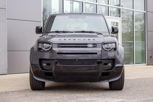 2025 Land Rover Defender 110 P500 X-Dynamic SE