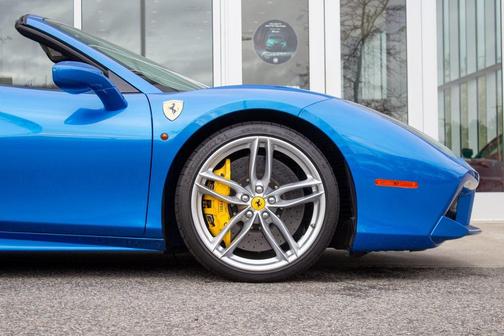 2018 Ferrari 488 Spider Base