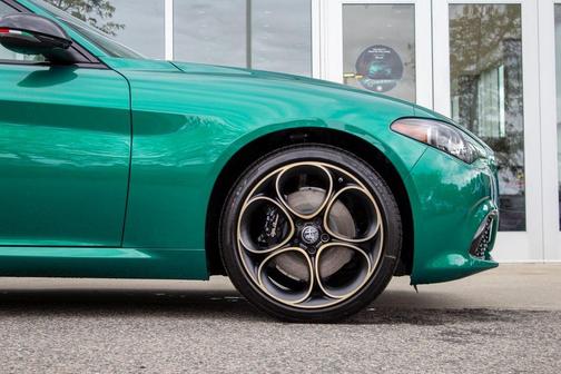2025 Alfa Romeo Giulia Intensa AWD
