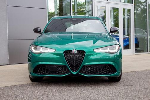 2025 Alfa Romeo Giulia Intensa AWD