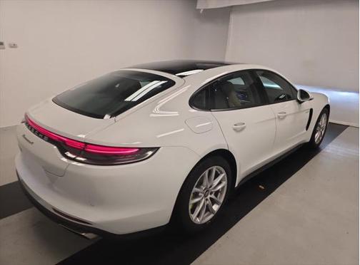 2022 Porsche Panamera E-Hybrid 4