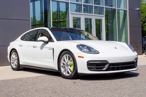 2022 Porsche Panamera 4