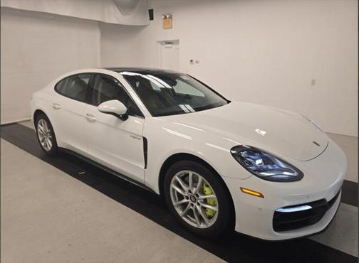 2022 Porsche Panamera E-Hybrid 4