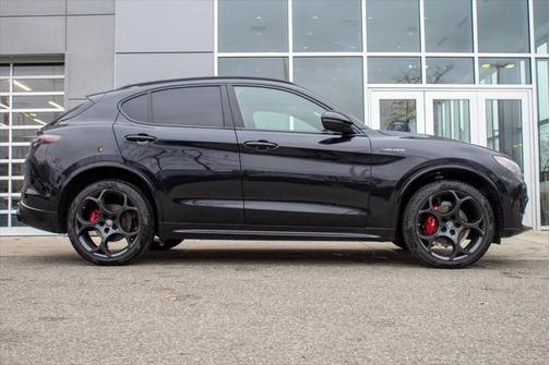 2025 Alfa Romeo Stelvio Sprint AWD