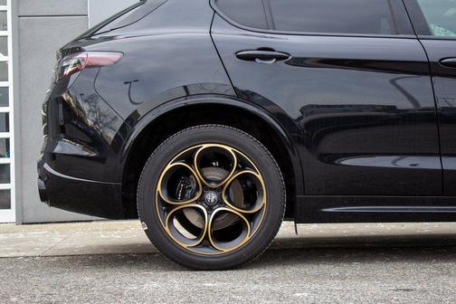 Vulcano Black Metallic 2025 Alfa Romeo Stelvio Sprint AWD