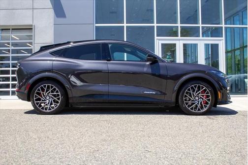 2022 Ford Mustang Mach-E GT