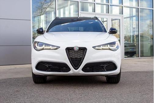 2025 Alfa Romeo Stelvio Ti