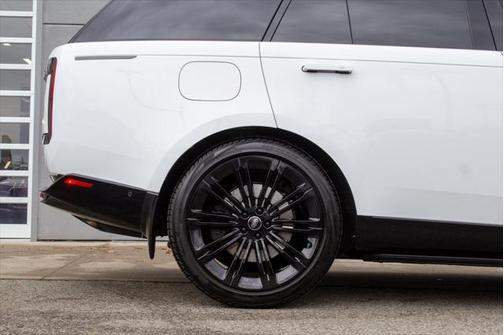 2024 Land Rover Range Rover P530 SE