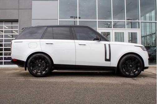2024 Land Rover Range Rover P530 SE