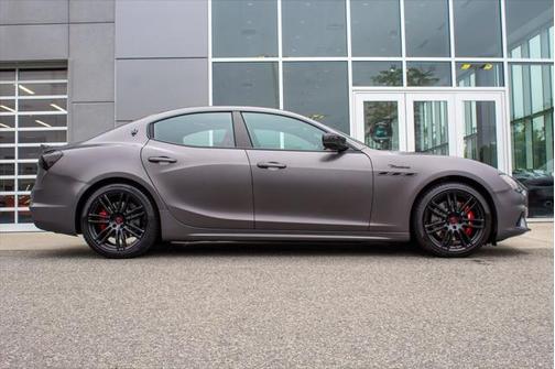 2022 Maserati Ghibli Modena Q4