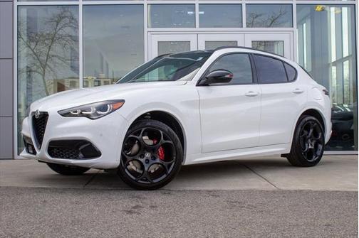 2025 Alfa Romeo Stelvio Ti