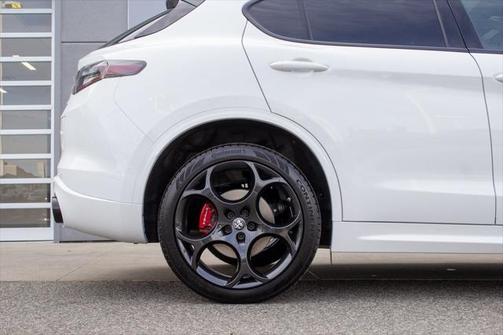 2025 Alfa Romeo Stelvio Ti
