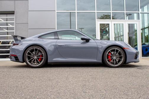 2024 Porsche 911 Carrera 4S