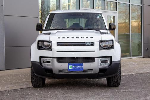 2025 Land Rover Defender 110 P300